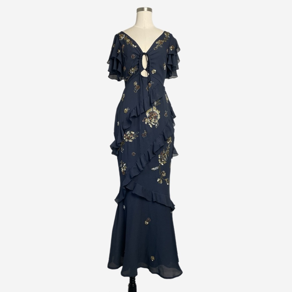 ASOS DESIGN ruffle detail short sleeve embellished midi dress in navy floral 6P - Picture 2 of 14
